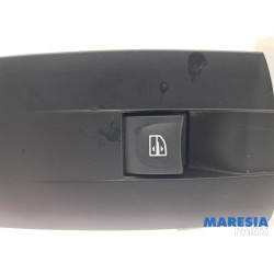 Renault - Megane - Electric window switch