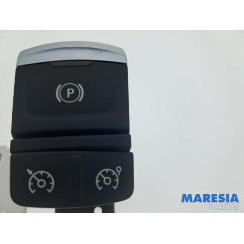 Renault - Megane - Parking brake switch