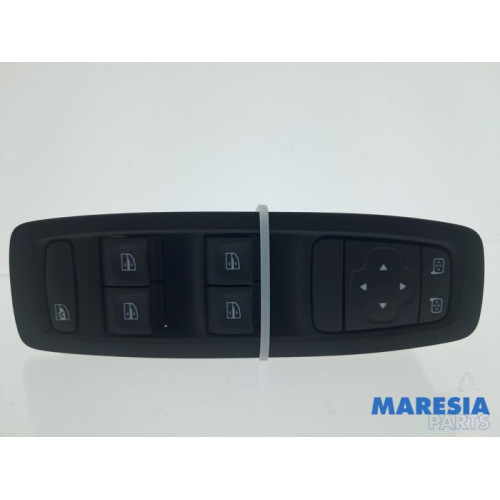 Renault - Megane - Multi-functional window switch