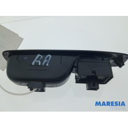Renault - Megane - Electric window switch