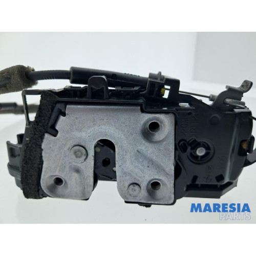 Renault - Clio - Front door lock mechanism 4-door, right