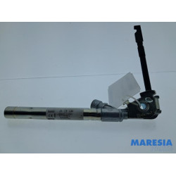 Renault - Clio - Gurtsrammer links