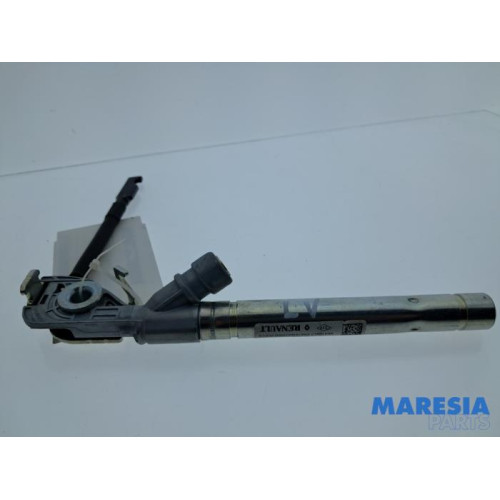 Renault - Clio - Gordelspanner links