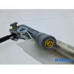 Renault - Clio - Gurtsrammer rechts