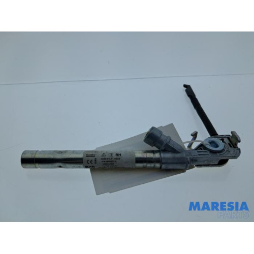 Renault - Clio - Gordelspanner rechts