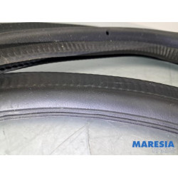 Renault - Trafic - Achterkleprubber