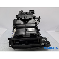 Renault - Clio - Heater housing