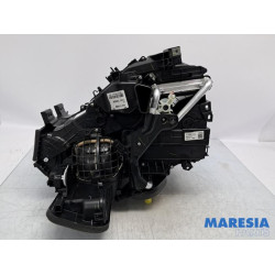 Renault - Clio - Heater housing