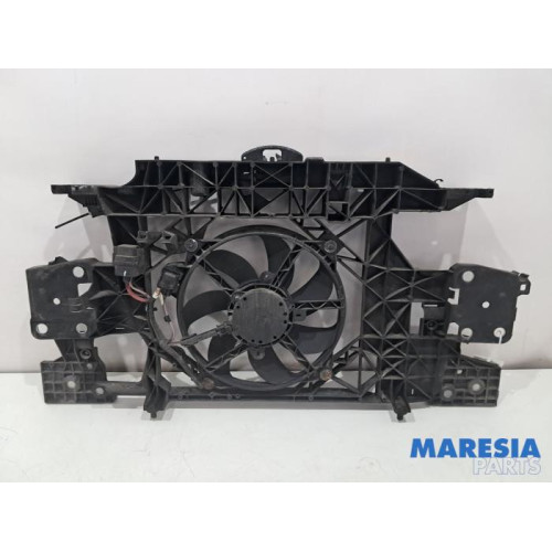 Renault - Grand Scenic - Panneau avant