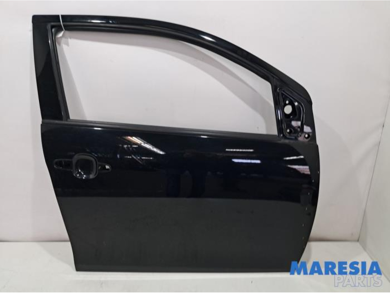 Peugeot - 108 - Front door 4-door, right