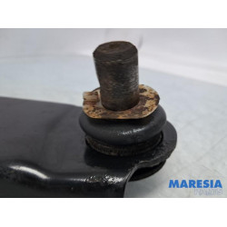 Renault - Twingo - Bras de suspension bas avant droit