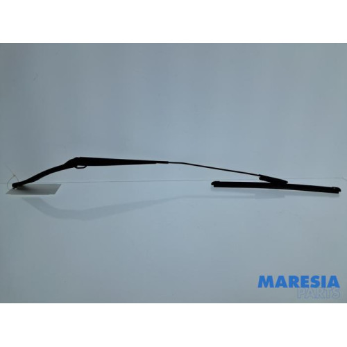 Renault - Twingo - Scheibenwischerarm vorne