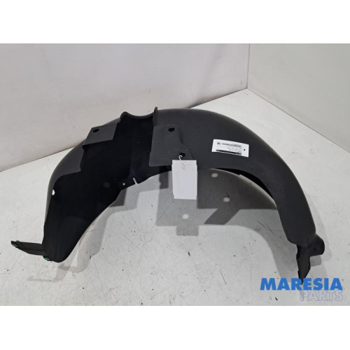Renault - Clio - Wheel arch liner
