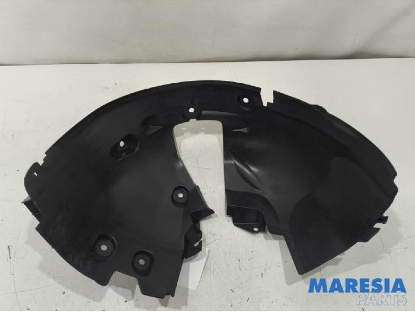 Renault - Twingo - Wheel arch liner
