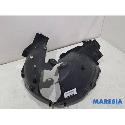 Renault - Clio - Wheel arch liner