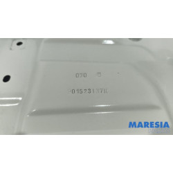 Renault - Captur - Tailgate