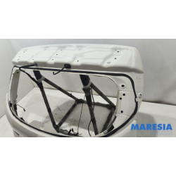 Renault - Captur - Tailgate