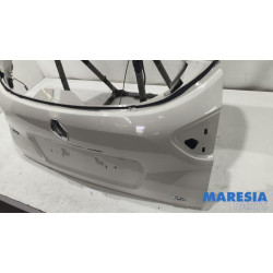 Renault - Captur - Tailgate