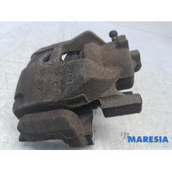 Renault - Grand Scenic - Remklauw (Tang) rechts-voor