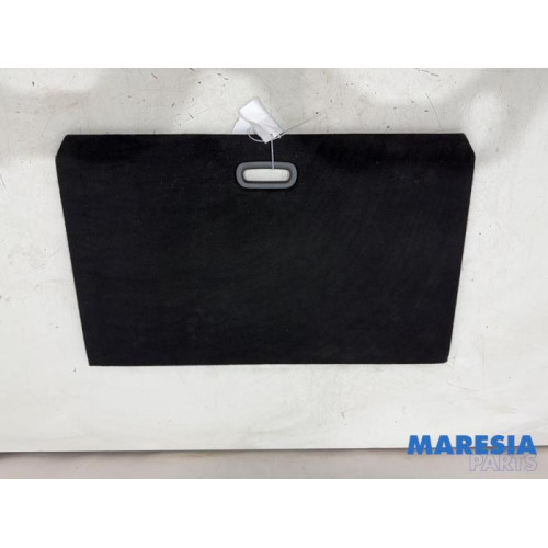 Renault - Captur - Floor panel load area