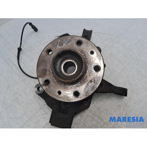 Renault - Grand Scenic - Achsschenkel links vorne