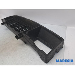 Renault - Clio - Air funnel