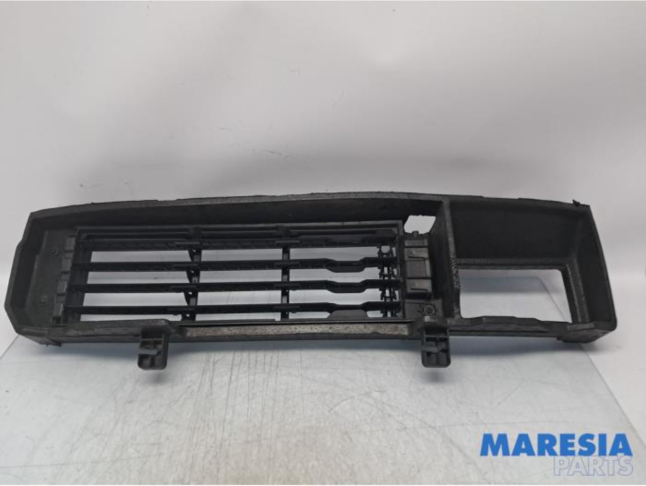 Renault - Clio - Air funnel