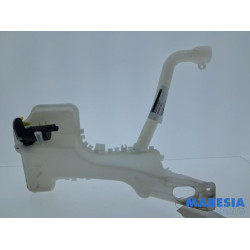 Renault - Clio - Front windscreen washer reservoir