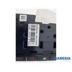 Renault - Clio - Panic lighting switch