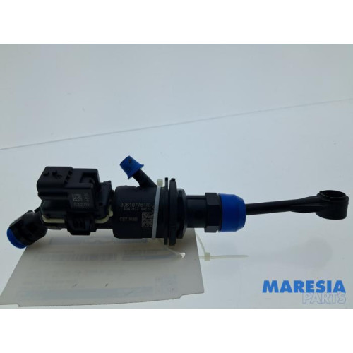 Renault - Clio - Koppeling Hoofd Cilinder