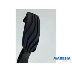 Renault - Clio - Gaspedal