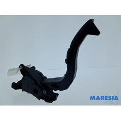 Renault - Clio - Gaspedal