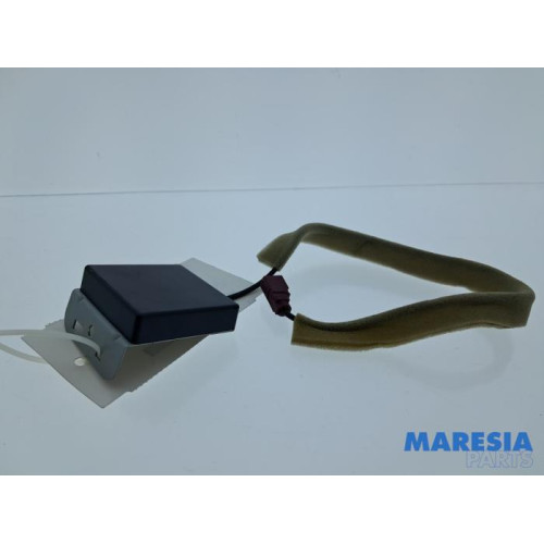 Renault - Clio - Antenne Versterker