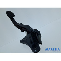 Renault - Clio - Kupplungspedal