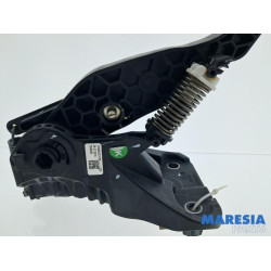 Renault - Clio - Kupplungspedal