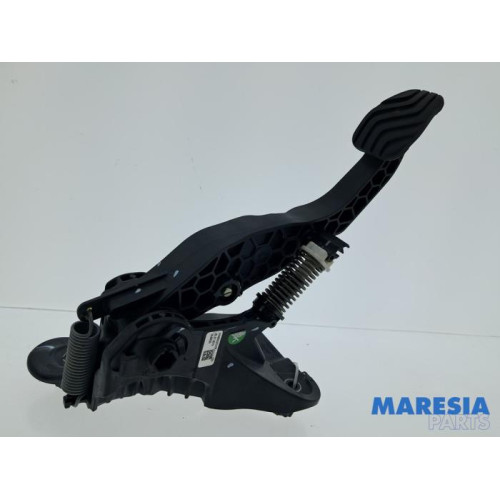 Renault - Clio - Koppelingspedaal