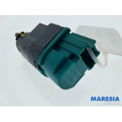 Renault - Clio - Remlicht Schakelaar