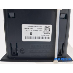 Renault - Clio - AUX / USB-Anschluss