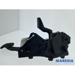 Renault - Clio - Rempedaal