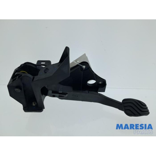 Renault - Clio - Rempedaal