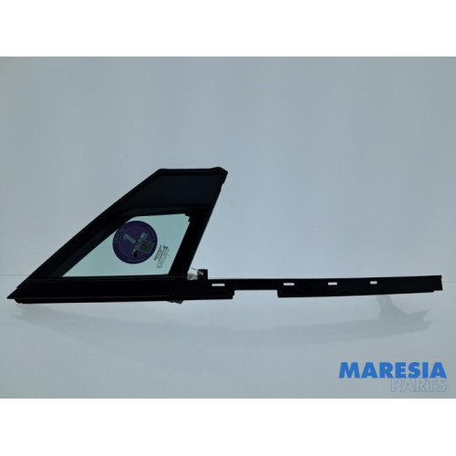 Renault - Clio - Quarter light, front right