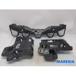 Renault - Megane - Stoßstangenteil Mitte hinten