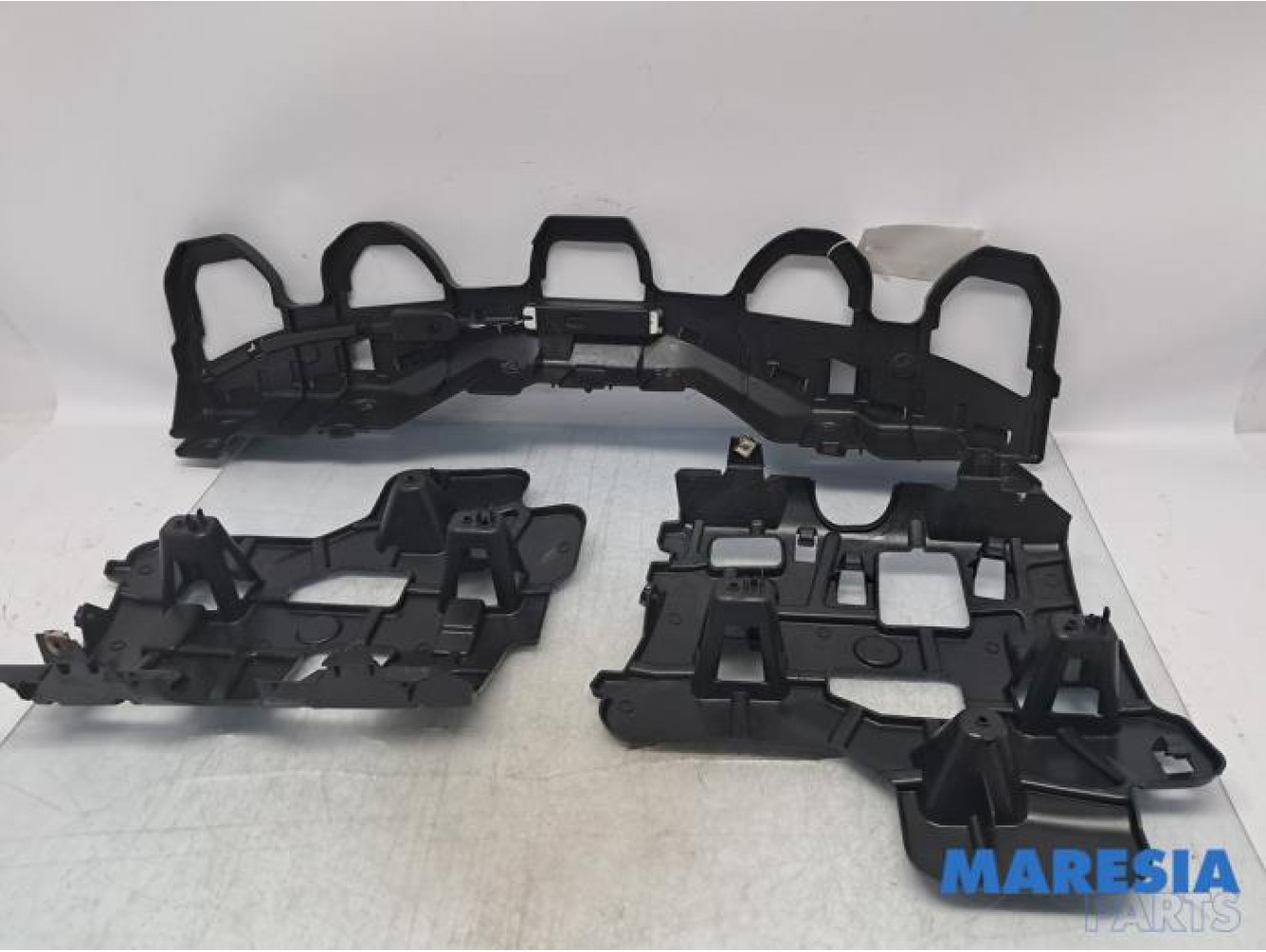 Renault - Megane - Stoßstangenteil Mitte hinten