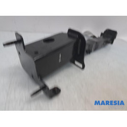 Renault - Megane - Vorderteilstütze