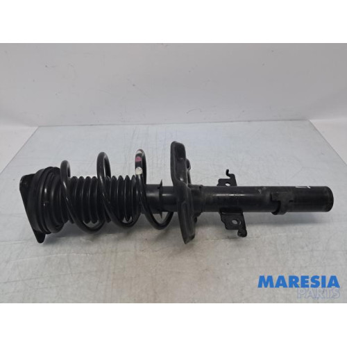 Renault - Megane - Stoßdämpferstrebe links vorne