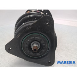 Renault - Megane - Front shock absorber rod, right