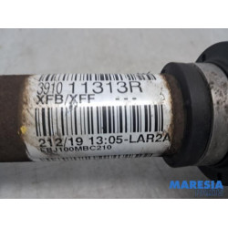 Renault - Megane - Aandrijfas links-voor