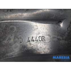 Renault - Megane - Front lower wishbone, right