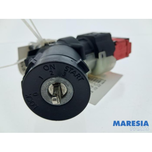 Renault - Clio - Kontaktslot+Sleutel