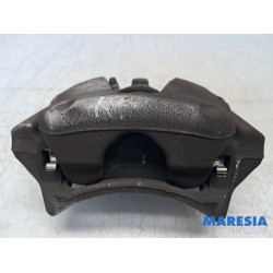 Renault - Megane - Front brake calliper, right